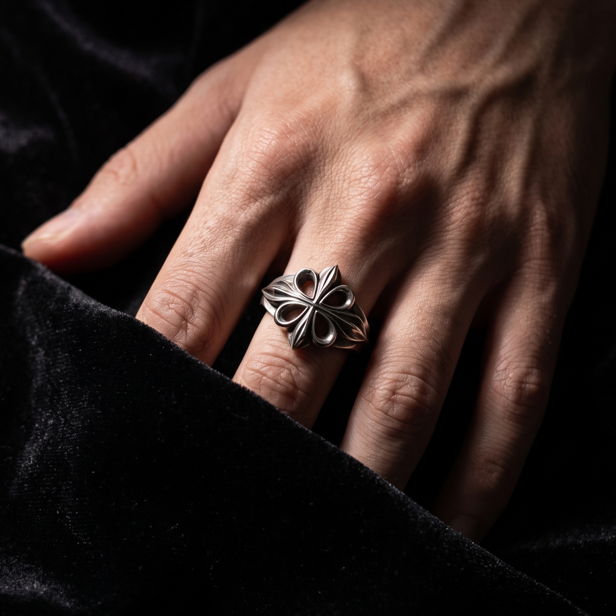 Umbra Ring