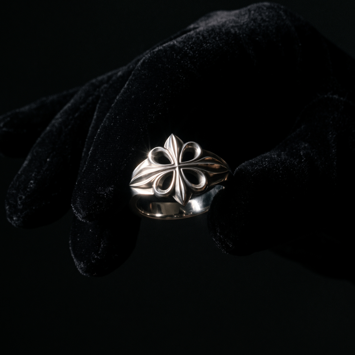 Umbra Ring