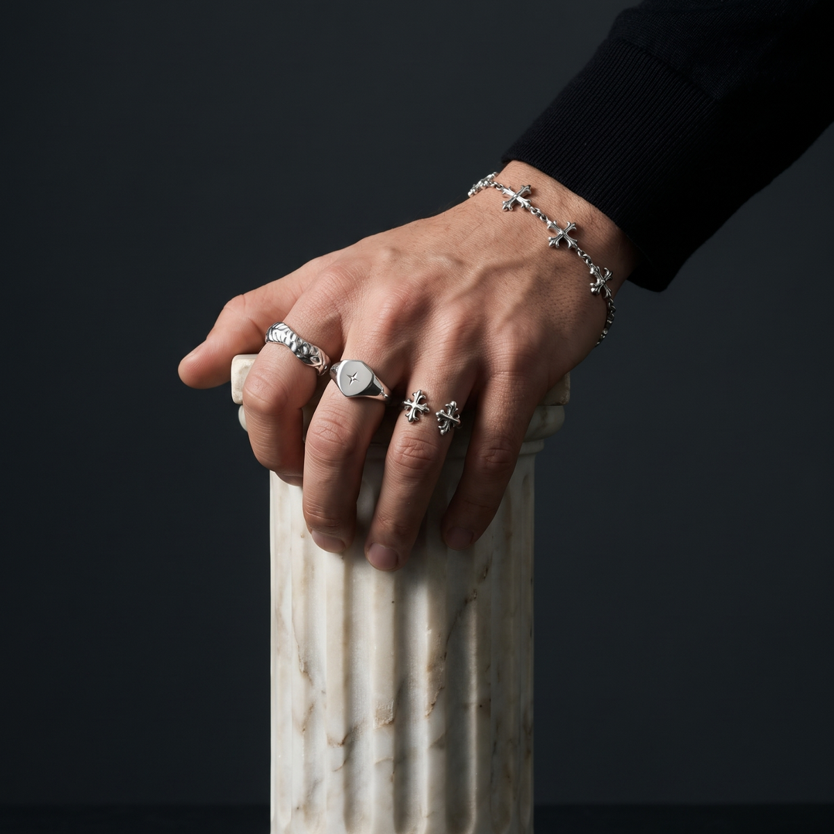 Crest Ring | Silver