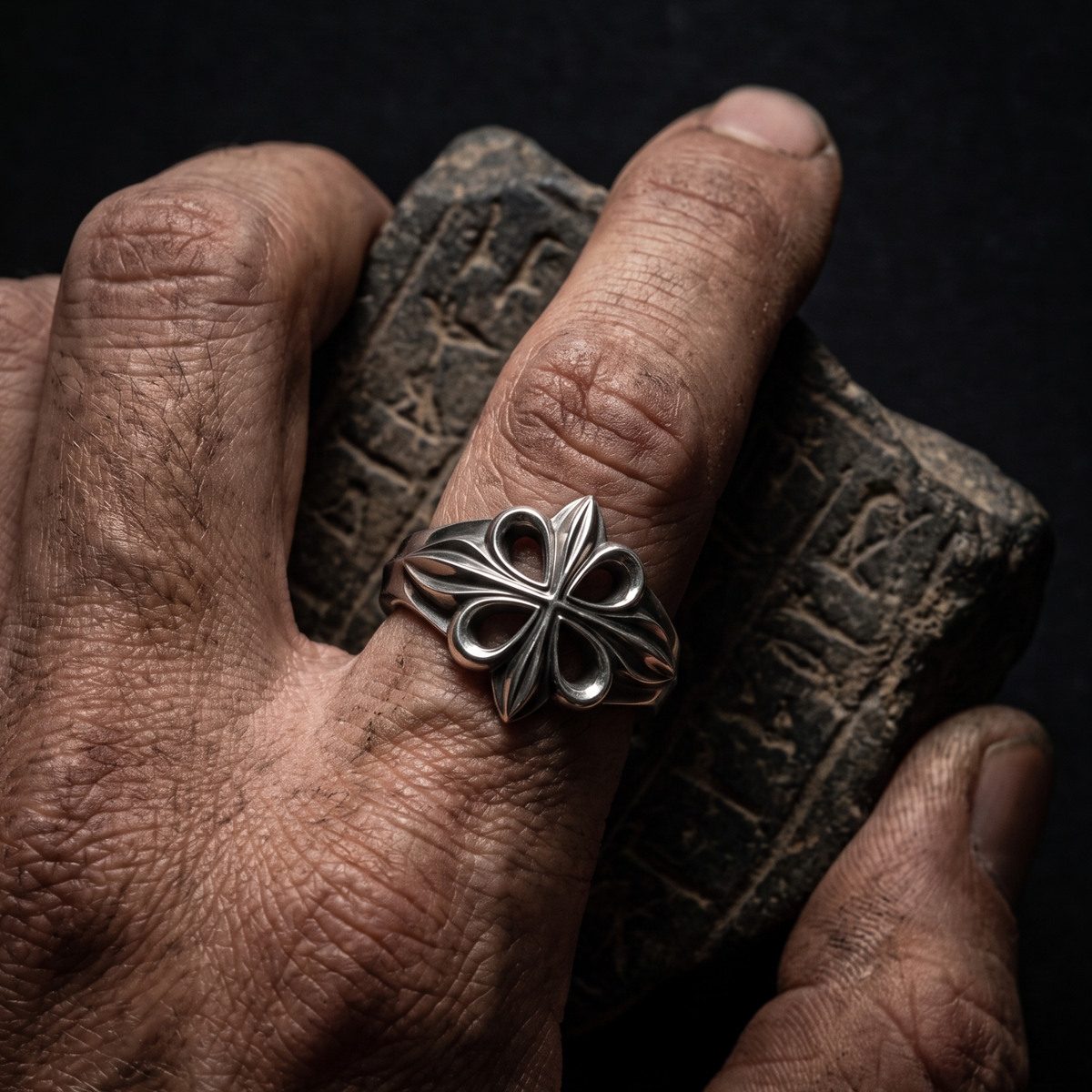 Umbra Ring